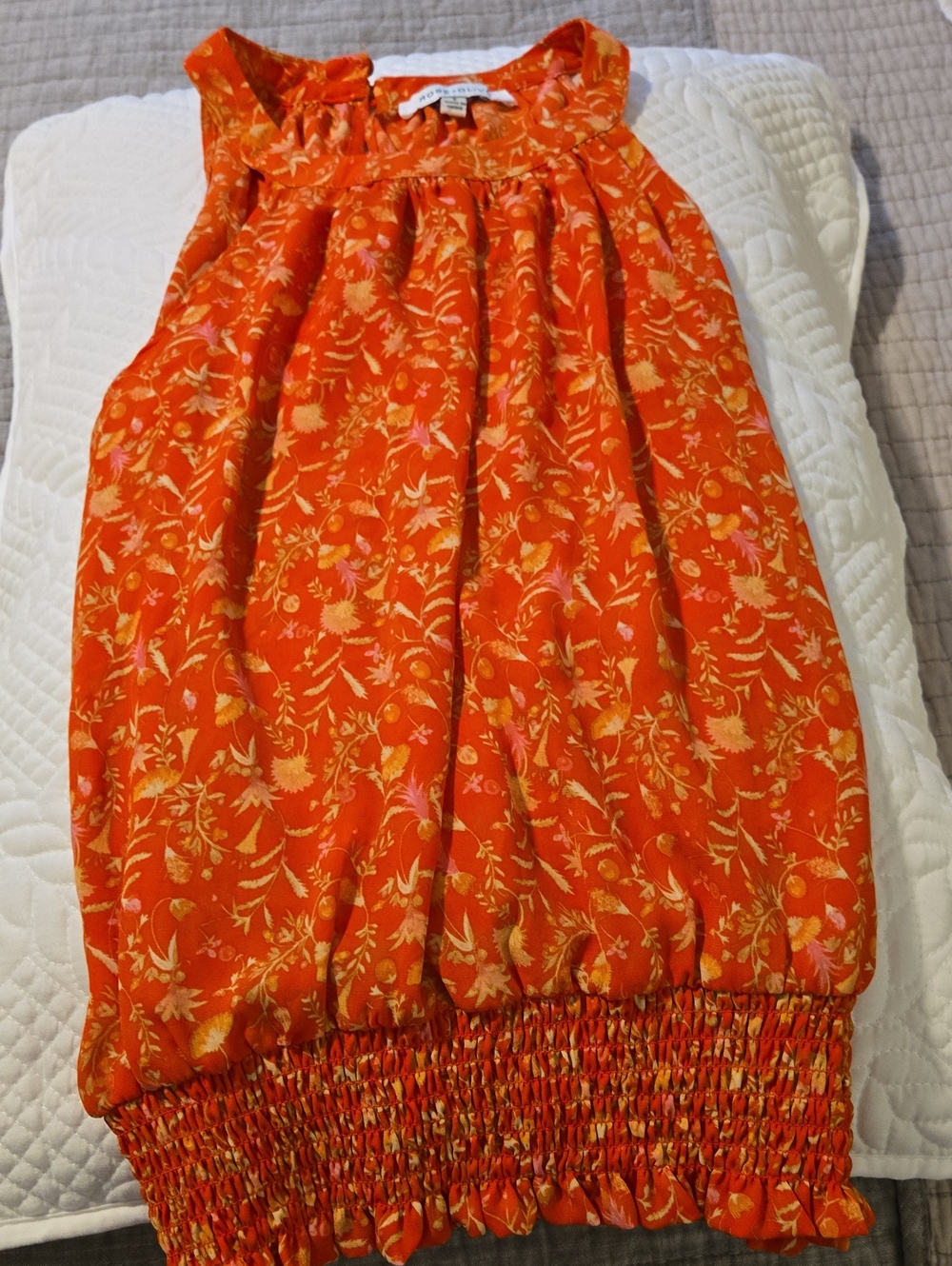 Rose & Olive Orange Floral Bubble Blouse. Size Small. Very Pretty Blouse.